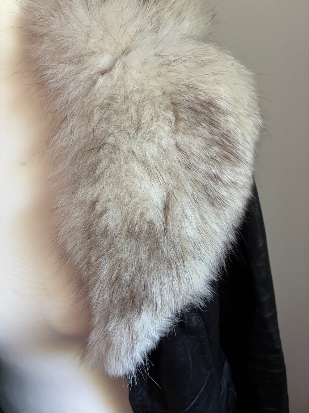 Vintage Black Long Leather Coat with Real Fur Collar - Picture 5 of 5